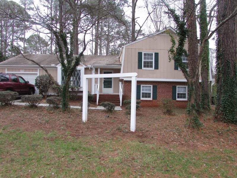 1305 Brookgreen Dr, Cary, NC 27511