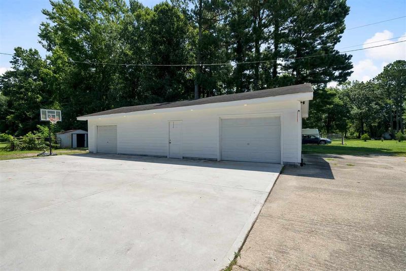 1305 Bud Hawkins Rd, Dunn, NC 28334