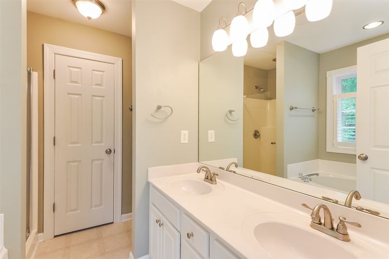 1305 Grappenhall Dr, Apex, NC 27502
