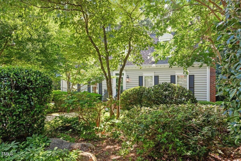 1305 Hampton Valley Rd, Cary, NC 27511