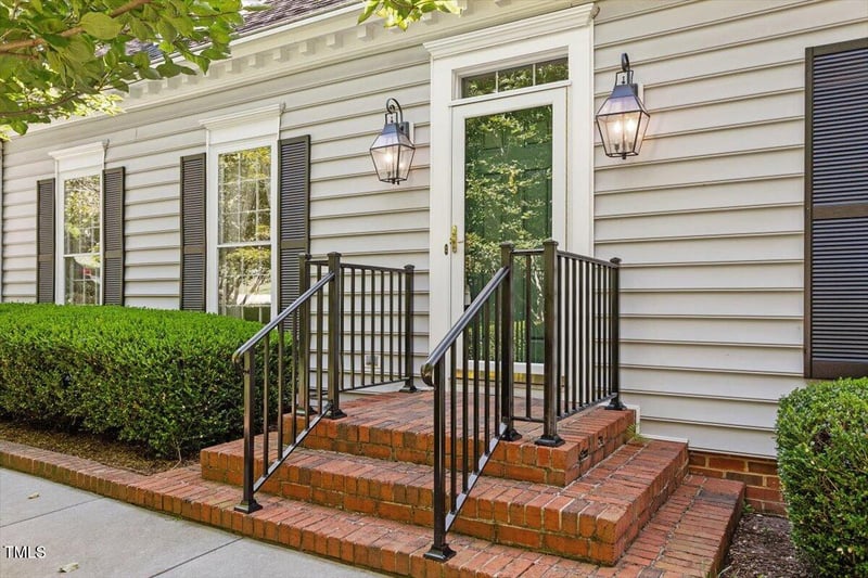 1305 Hampton Valley Rd, Cary, NC 27511