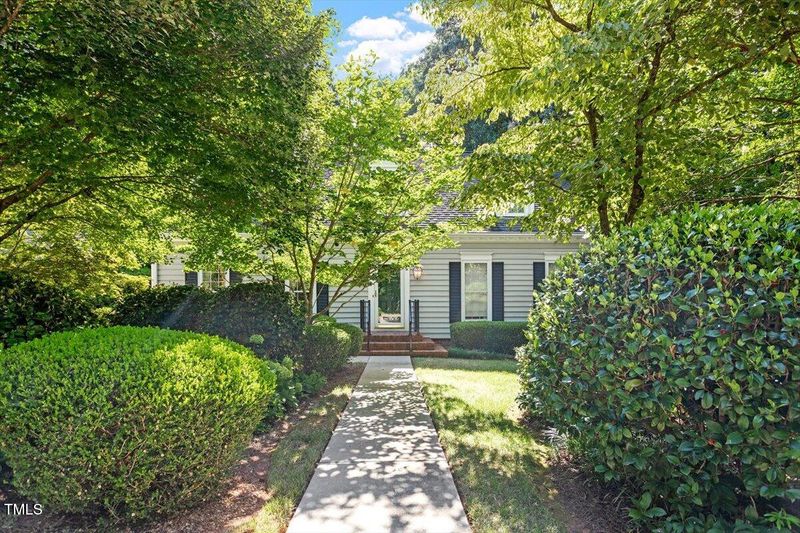 1305 Hampton Valley Rd, Cary, NC 27511