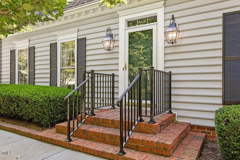 1305 Hampton Valley Rd, Cary, NC 27511