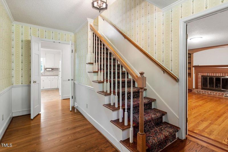 1305 Hampton Valley Rd, Cary, NC 27511
