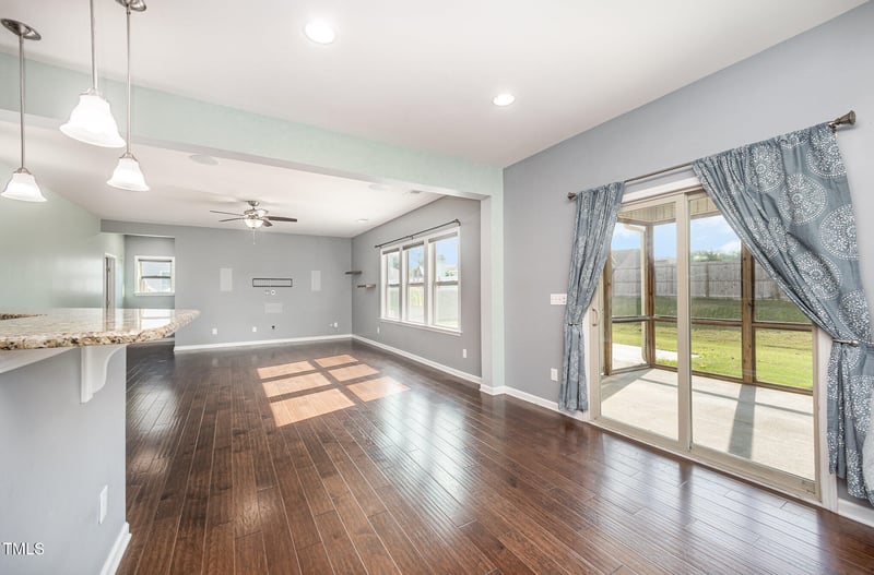 1305 Ivey Grove Ct, Fuquay Varina, NC 27526