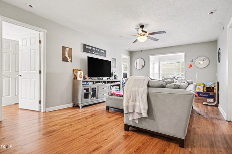 1305 Kent Rd #202, Raleigh, NC 27606