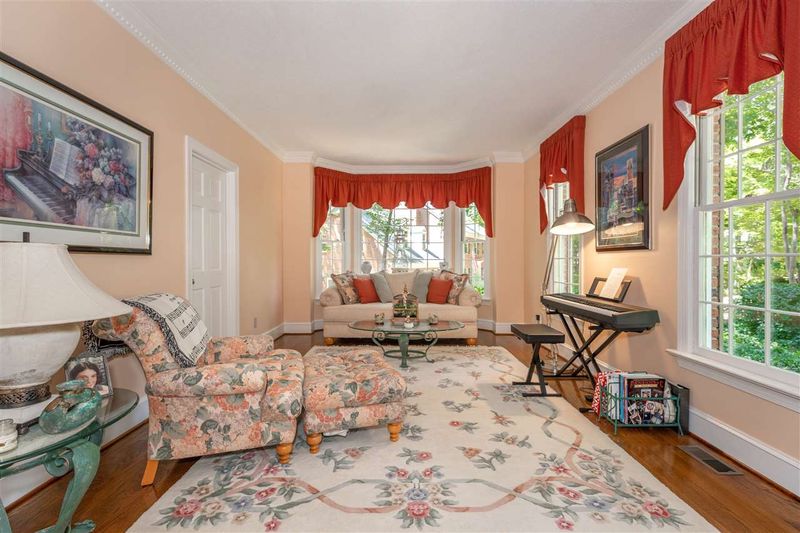 1305 Keynes Ct, Raleigh, NC 27615