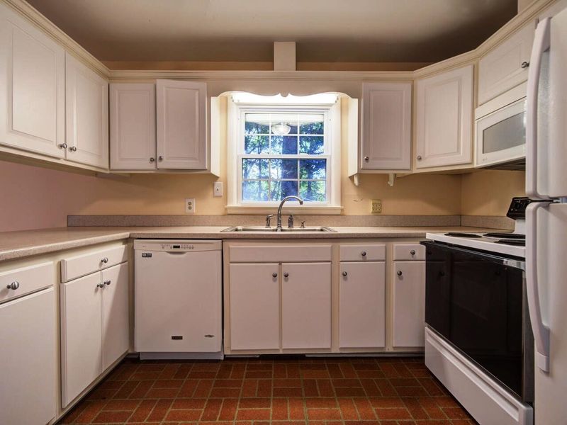 1305 Kingston Ridge Rd, Cary, NC 27511