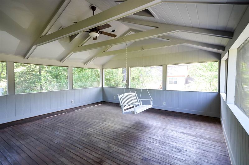 1305 Shadyside Dr, Raleigh, NC 27612