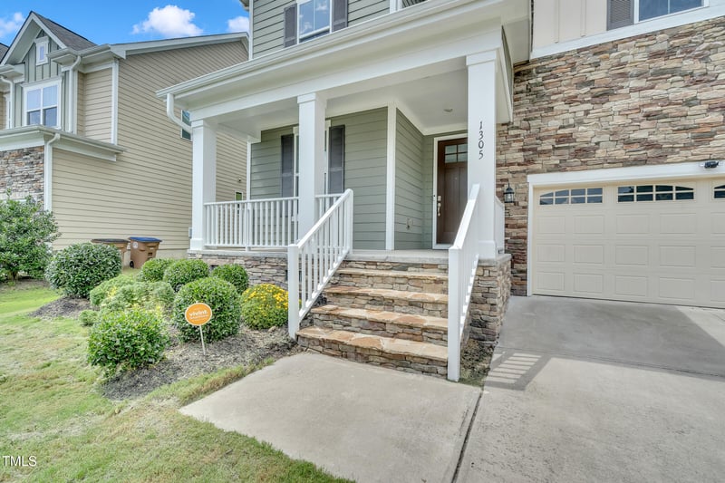 1305 Stonemill Falls Dr, Wake Forest, NC 27587