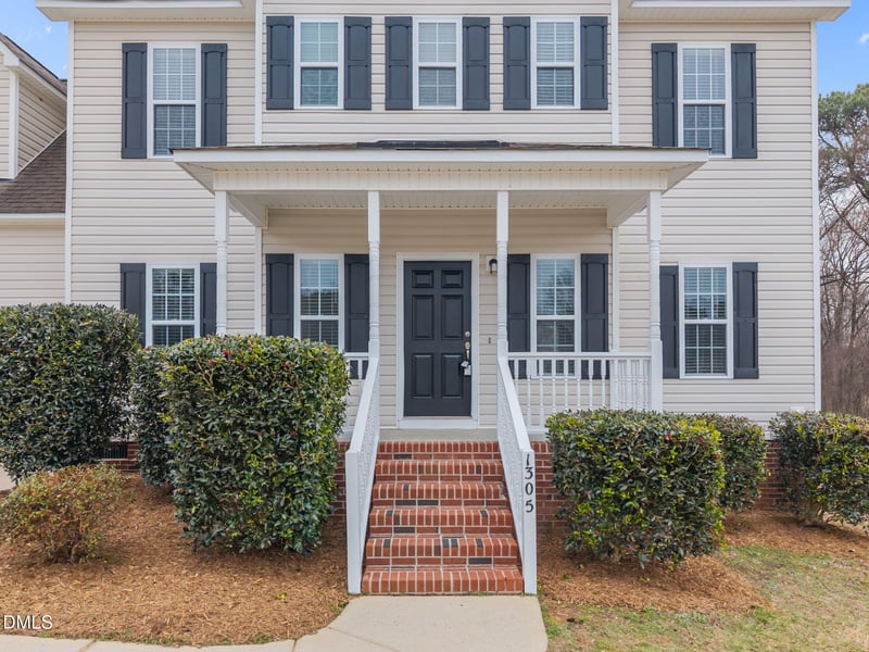 1305 Tawny View Ln, Raleigh, NC 27603