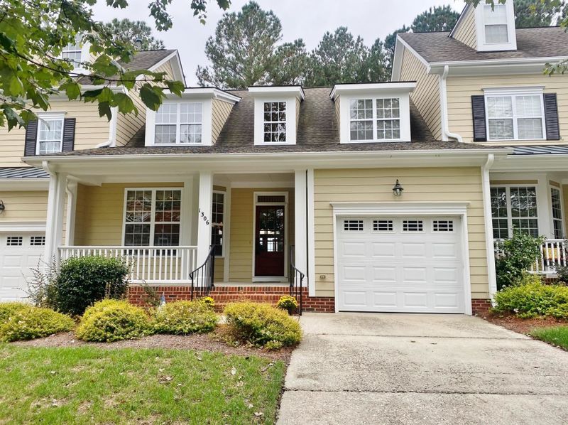 1306 Fairview Club Dr, Wake Forest, NC 27587