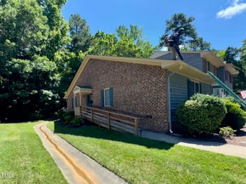 1306 Oakridge Ave, Henderson, NC 27536