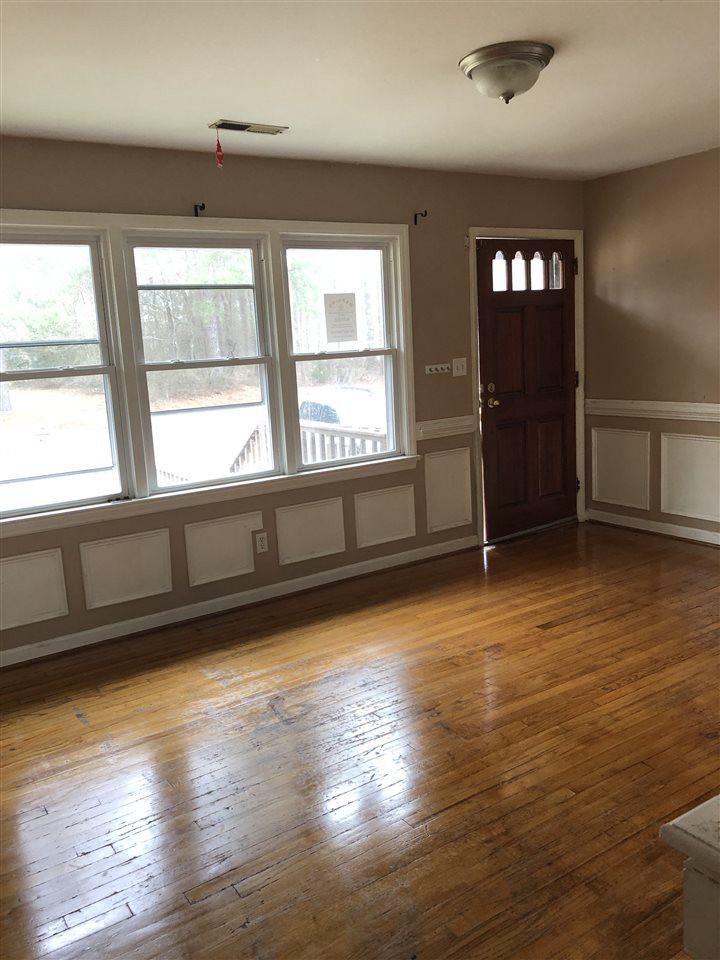 1306 Pineview Dr, Garner, NC 27529