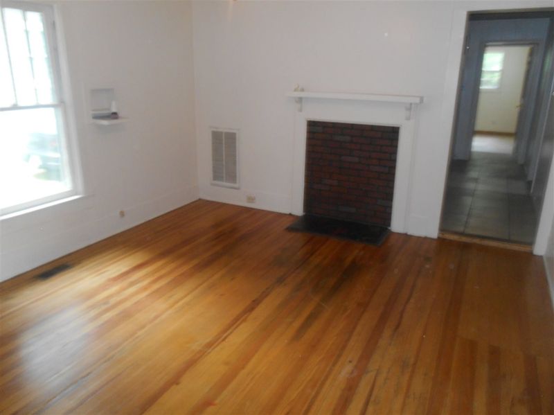 1307 N Hyde Park Ave, Durham, NC 27703