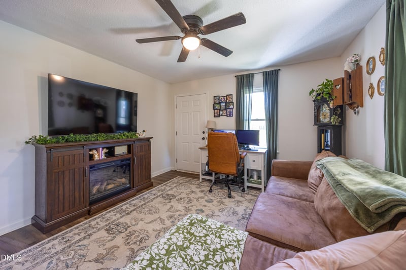 1307 W Pearsall St, Dunn, NC 28334