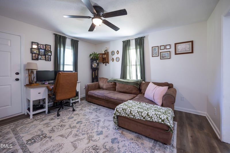 1307 W Pearsall St, Dunn, NC 28334