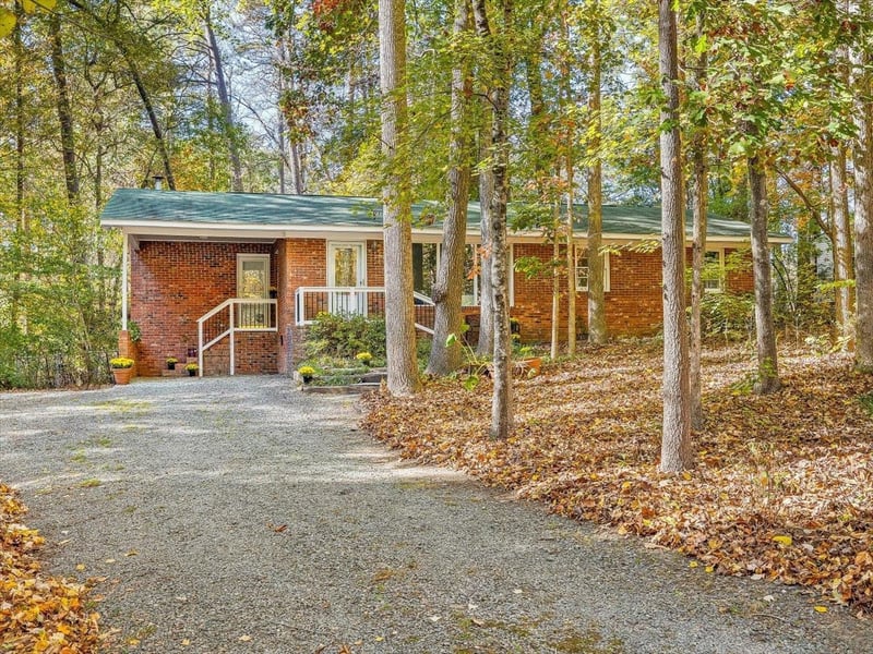 1308 Brookfield Dr, Chapel Hill, NC 27516