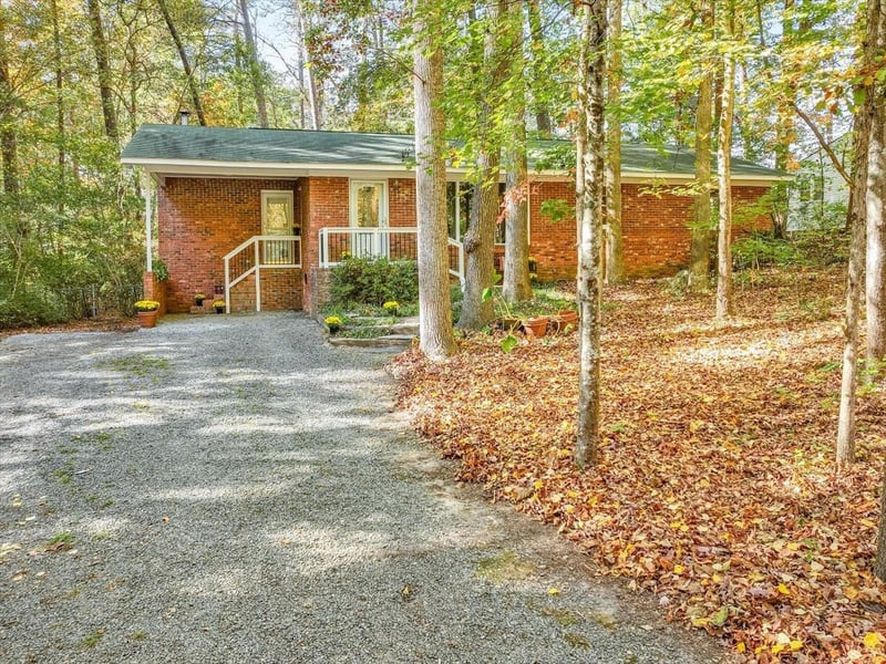 1308 Brookfield Dr, Chapel Hill, NC 27516