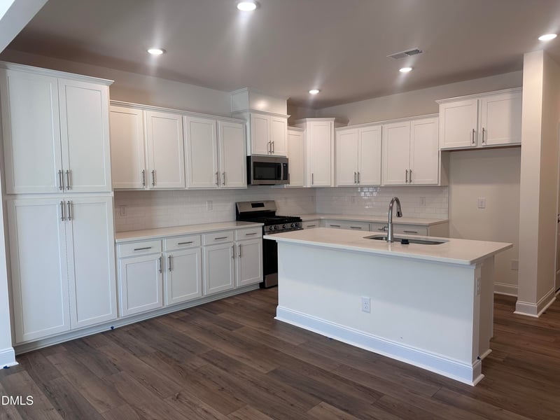 1308 Hammond Dr, Mebane, NC 27302