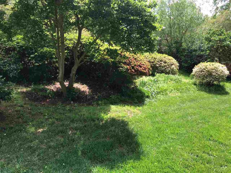 1308 Pineview Dr, Raleigh, NC 27606
