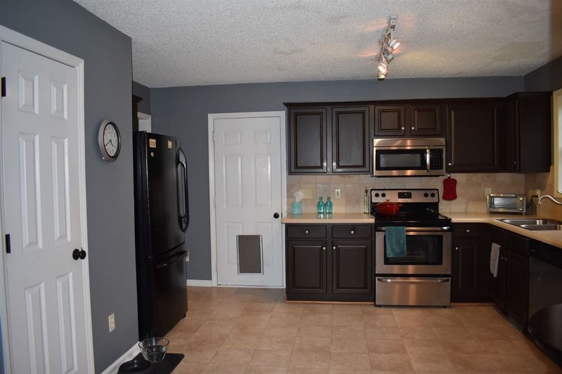 1308 E Stonemason Dr, Fuquay Varina, NC 27526