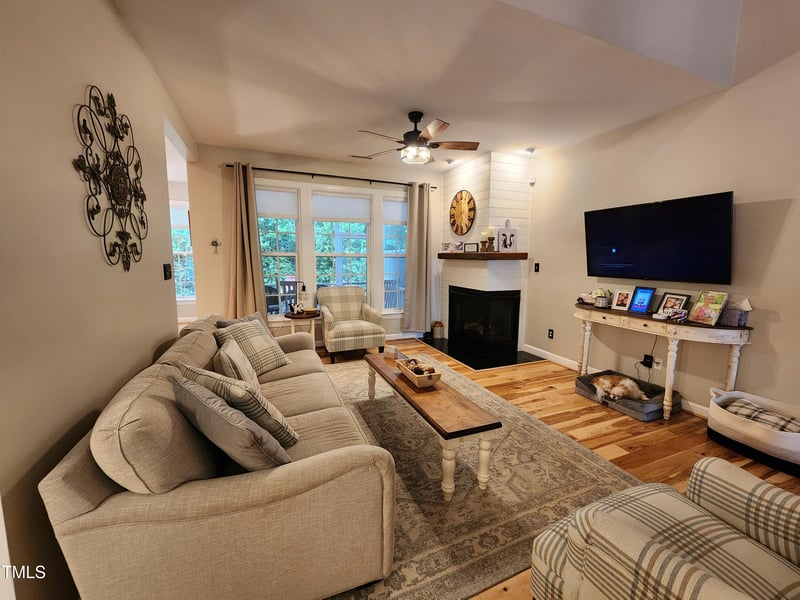1309 Bartlett Cir, Hillsborough, NC 27278