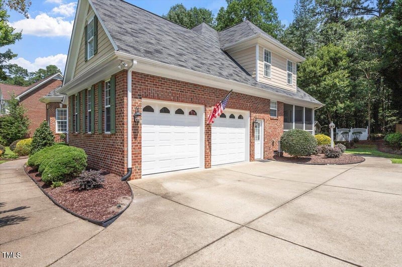 1309 Old Regent Dr, Fuquay Varina, NC 27526