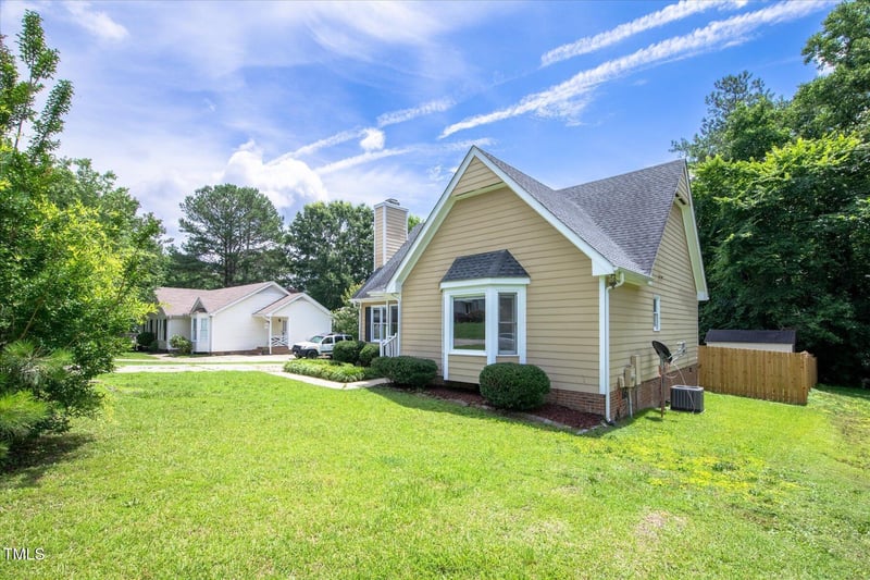 1309 Sweet Charm Ln, Knightdale, NC 27545