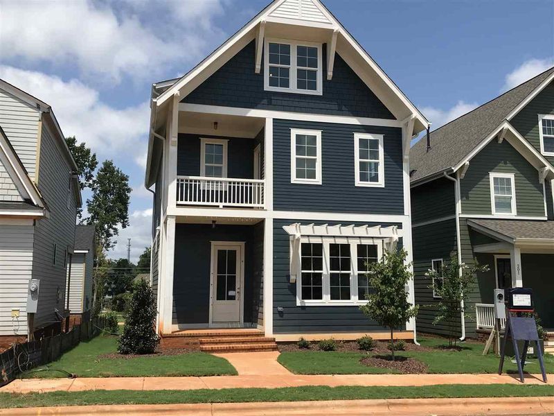 131 Airlie Dr, Chapel Hill, NC 27516