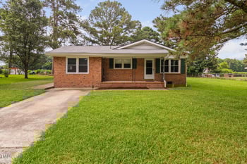 131 Brentwood Dr, Selma, NC 27576