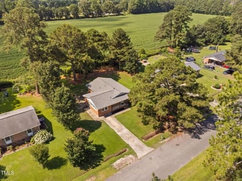 131 Brentwood Dr, Selma, NC 27576
