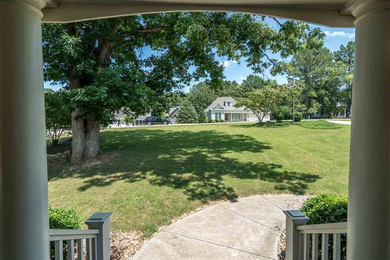 131 Caledonia Ln, Clayton, NC 27520