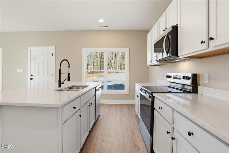 131 Dauphine St, Fuquay Varina, NC 27526