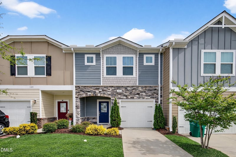 131 Joneshaven Dr, Fuquay Varina, NC 27526