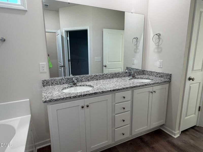 131 Mangrove Ct, Four Oaks, NC 27524