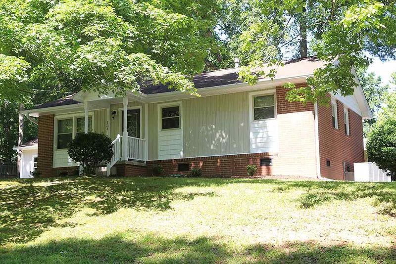 131 Murphy Dr, Cary, NC 27513