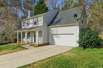 131 Pondfield Ct, Clayton, NC 27527