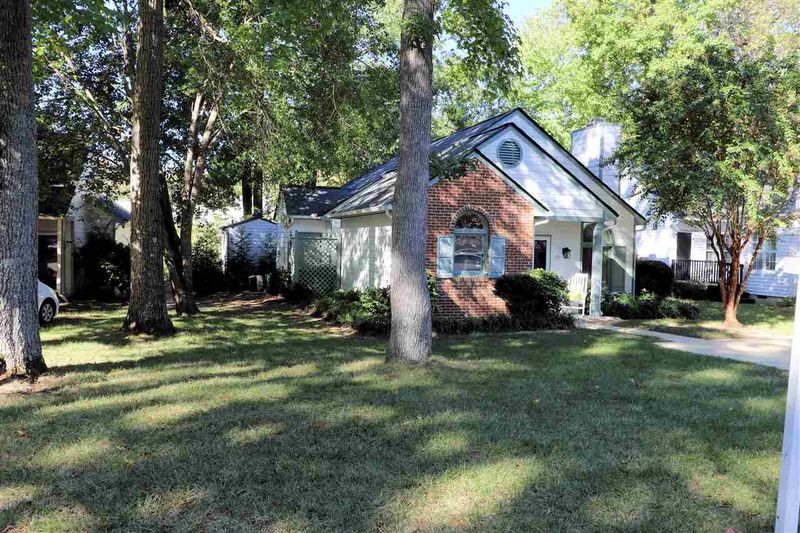 131 Sterlingdaire Dr, Cary, NC 27511