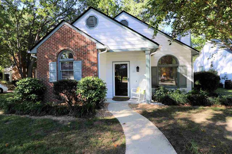 131 Sterlingdaire Dr, Cary, NC 27511