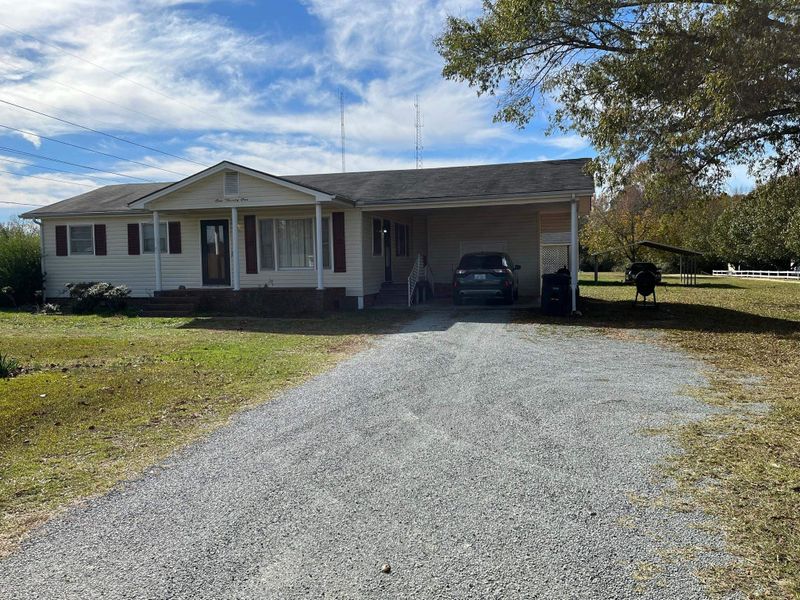 131 Suggs Rd, Dunn, NC 28334