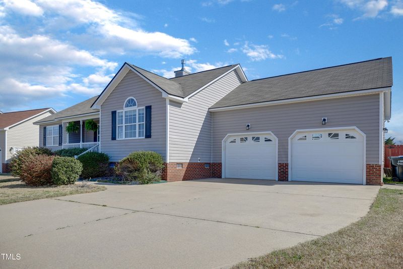 131 Woodglen Dr, Clayton, NC 27527