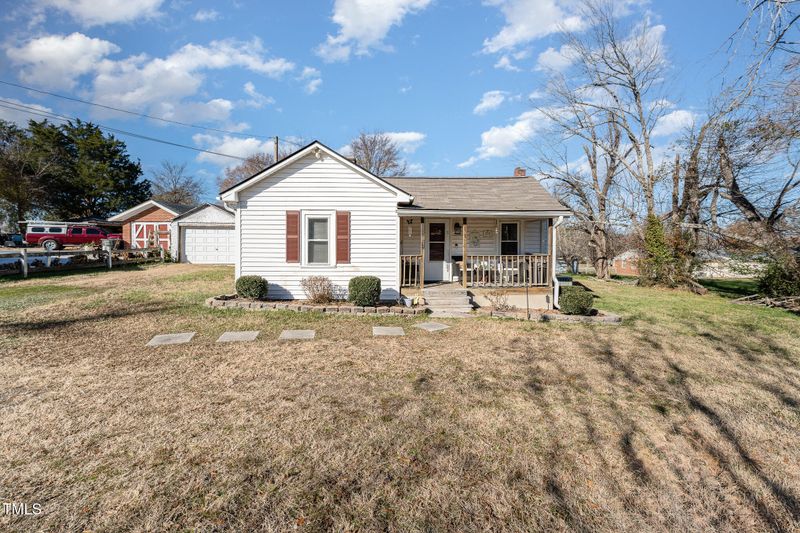 1310 Apple St, Burlington, NC 27217