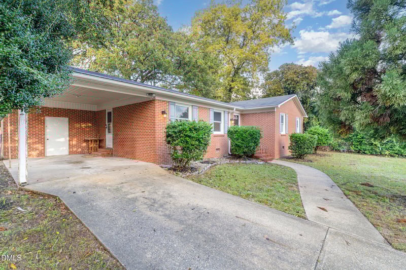 1310 Bingham Dr, Fayetteville, NC 28304