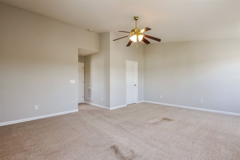 1310 Canyon Rock Ct, Raleigh, NC 27610