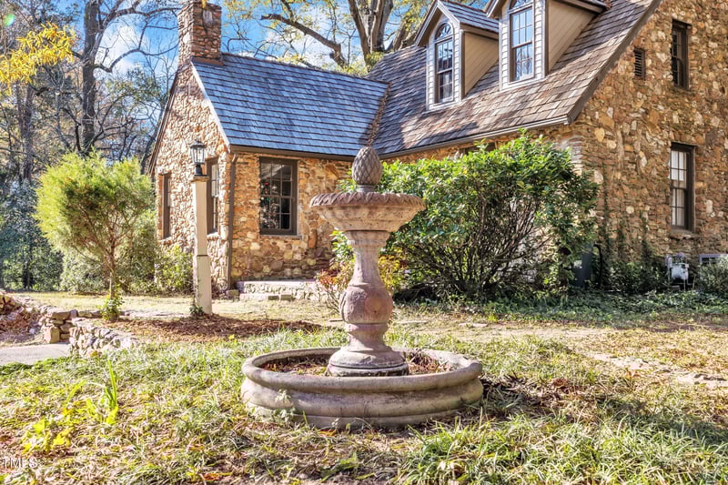 1310 Glencastle Way, Raleigh, NC 27606