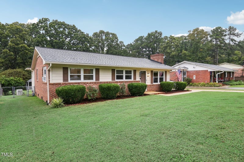 1310 Pineview Dr, Garner, NC 27529