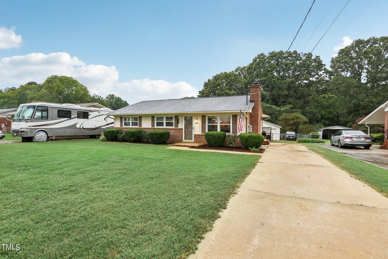 1310 Pineview Dr, Garner, NC 27529