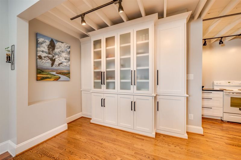 1311 Azalea Dr, Raleigh, NC 27607
