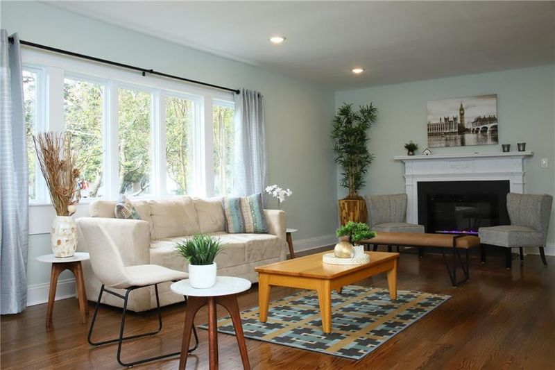 1311 W Davis St, Burlington, NC 27215